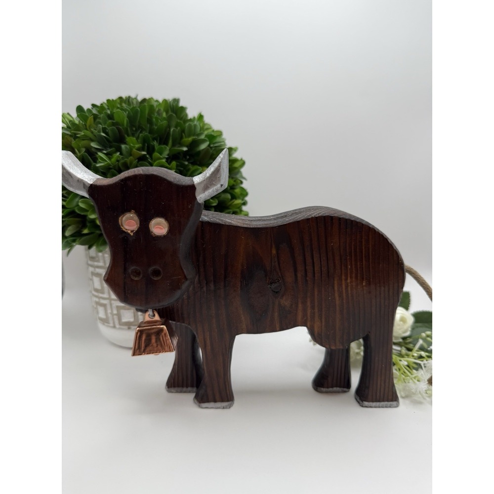 Rustic Hand‎ Carved Wooden Bull Figurine 8" Farmhouse Decor Silver Horns Bell - Picture 2 of 8